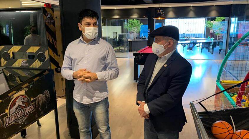 Estudantes de Direito e reitoria do UNIVEM visitam novas instalações da ACIM