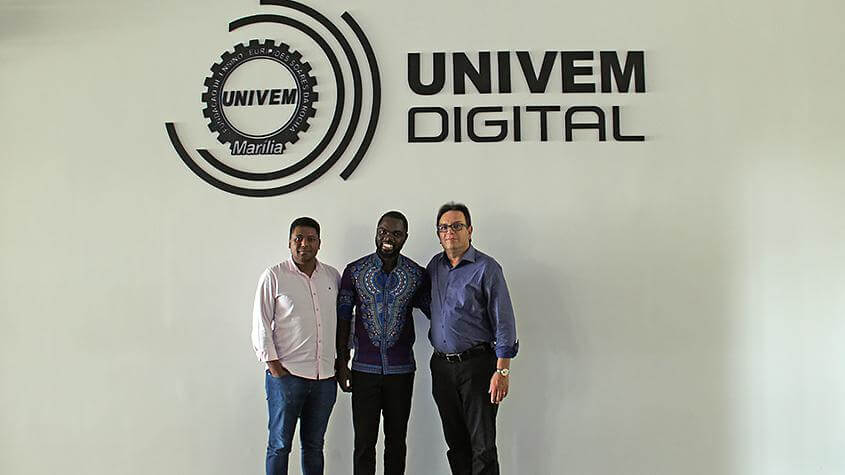 Infraestrutura e Curso de Direito do UNIVEM impressionam aluno da Universidade da África