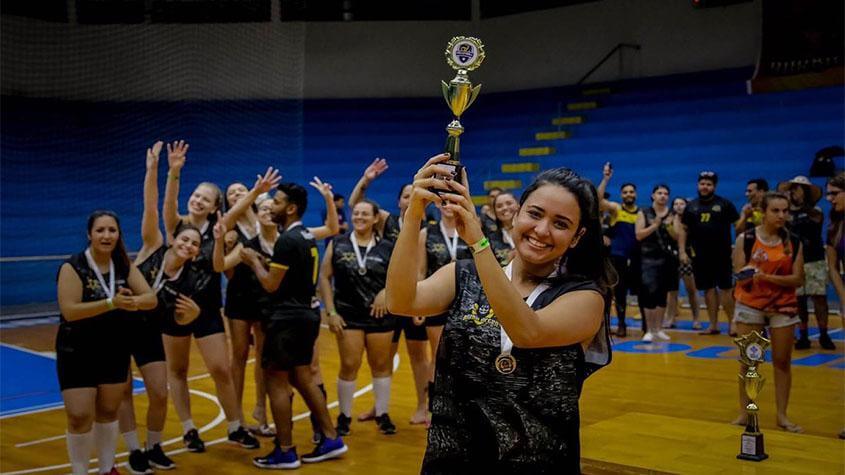 Alunos do UNIVEM são campeões do Jogos Universitários de Marília